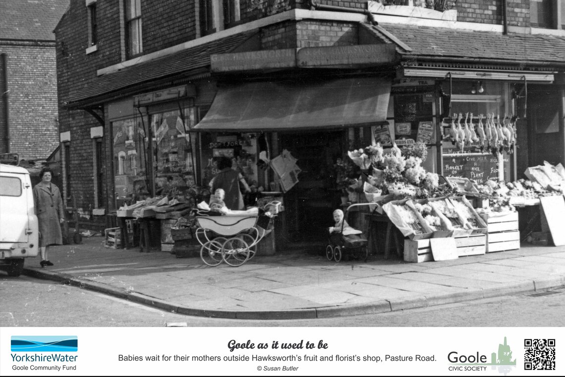 Babies wait outside a shop in Pasture Road, Goole, in the 1960s