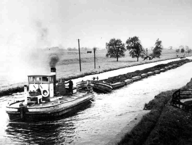 Tom Puddings carrying coal along the canal from Yorkshire pits to Goole